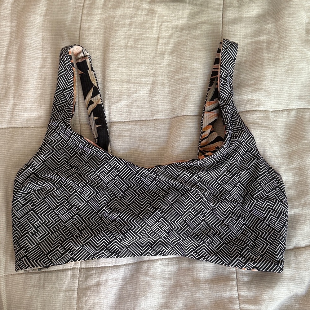 Black and White Patterned bikini top